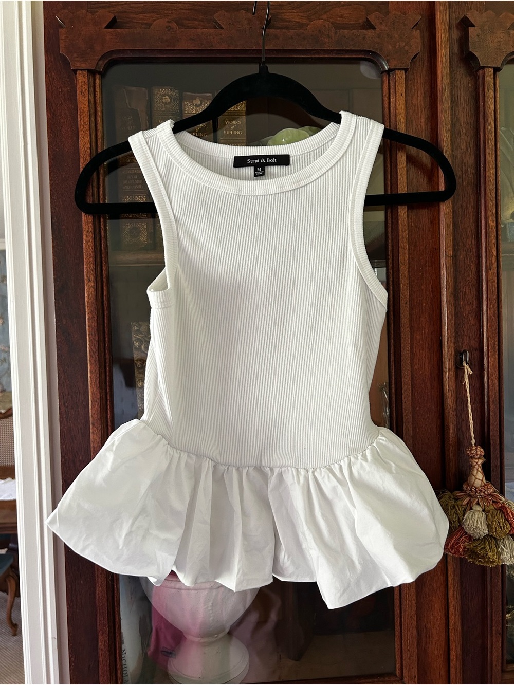 Strut & Bolt White Ribbed Peplum Tank Sz M